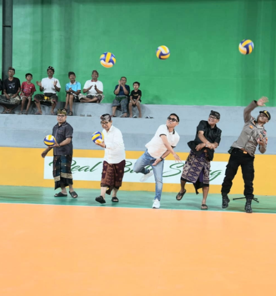 Bupati Badung I Wayan Adi Arnawa membuka Turnamen Bola Voli Putra Masceti Cup II di Banjar Tegal Kuning, Desa Bongkasa Pertiwi, Abiansemal.