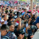 Presiden Prabowo Subianto disambut antusias warga Jembrana saat groundbreaking proyek PLTS Gilimanuk berkapasitas 100 Gwp di Kelurahan Gilimanuk, Jembrana.