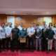 Komisi IV DPRD Kabupaten Badung menggelar Rapat Kerja bersama pihak Hotel The Westin dan Serikat Pekerja Pariwisata di Ruang Rapat Gosana II Sekretariat DPRD Badung, ditutup sesi foto bersama.
