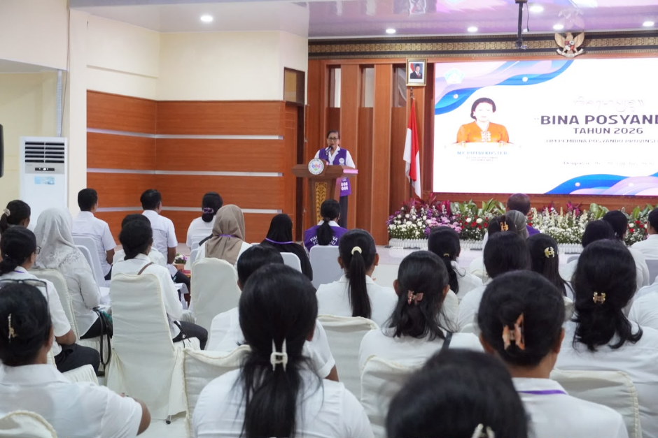 Ketua TP Posyandu Provinsi Bali Ny. Putri Koster membuka Bimtek Bina Posyandu Angkatan XI 2026 di Bapelkesmas Dinkes Provinsi Bali, Denpasar.