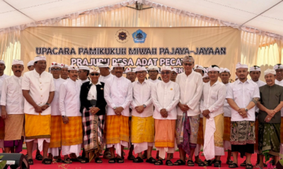 Bupati Badung I Wayan Adi Arnawa menghadiri Upacara Pamikukuh miwah Pajaya-jayaan Prajuru Desa Adat Pecatu masa ayahan 2026-2031 di Pecatu, Kuta Selatan.