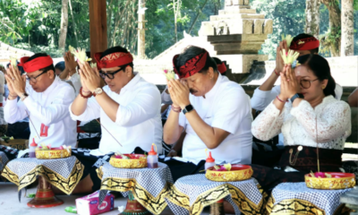 Bupati Tabanan I Komang Gede Sanjaya memimpin persembahyangan bersama rahina Purnama Sasih Katiga 2026 di Pura Luhur Batukau, Penebel.