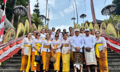 Wakil Walikota Denpasar I Kadek Agus Arya Wibawa memimpin persembahyangan Pujawali XXI di Pura Parahyangan Agung Jagatkartta Gunung Salak, Bogor