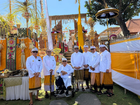 Walikota Denpasar I Gusti Ngurah Jaya Negara menghadiri puncak Karya Padudusan Alit di Kawasan Pantai Matahari Terbit, Sanur.