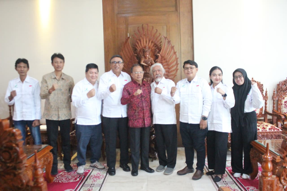 Gubernur Bali Wayan Koster menerima audiensi DPP Bali Pertalindo di Jayasabha, Denpasar.