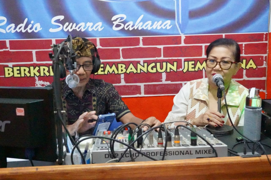 Putri Koster Isi Talkshow Dekranasda Bali Fashion Road Show