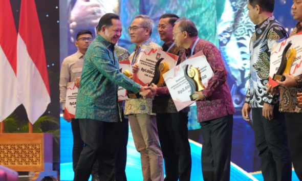 Gubernur Koster Terima Penghargaan Pemda Berprestasi 2026