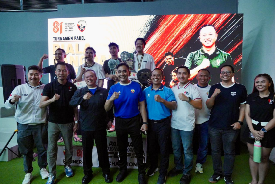 Pangdam IX/Udayana Mayjen TNI Piek Budyakto menutup Turnamen Padel Piala Pangdam IX/Udayana Cup Tahun 2026 di City Padel Bali, Tegal Harum, Denpasar Barat.