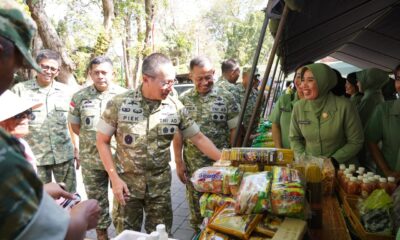 Bazar Murah Kodam IX/Udayana dalam rangka HUT ke-81 TNI di Denpasar.