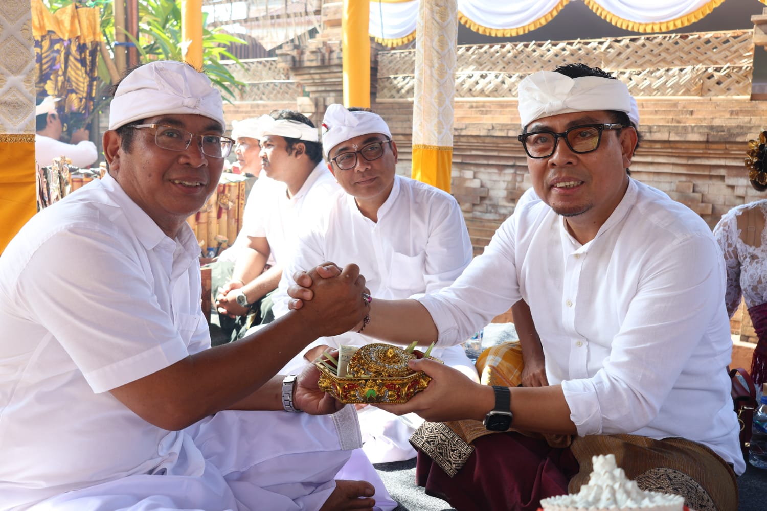 Wawali Arya Wibawa Hadiri Karya Ngenteg Linggih Pengambean