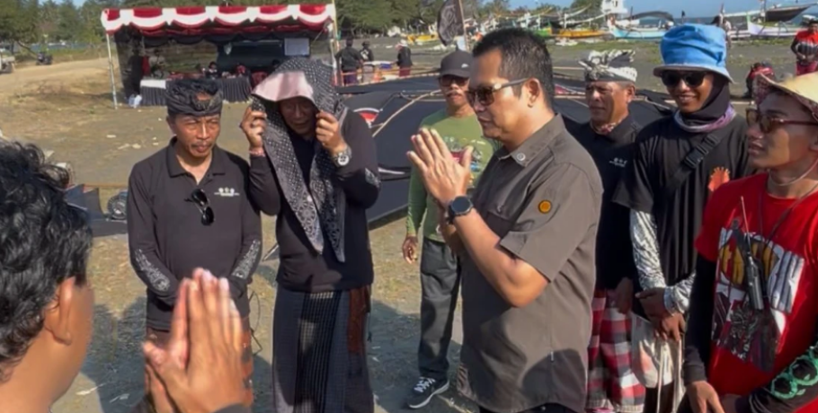Bupati Tinjau Lomba Layang-layang