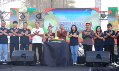 Gubernur Bali Wayan Koster menghadiri Puncak Dies Natalis ke-59 Fakultas Ekonomi dan Bisnis Universitas Udayana di halaman kampus setempat, Selasa (1/9/2026).