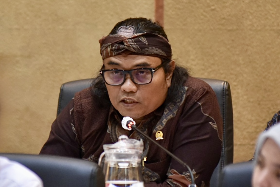 Anggota Komisi IX DPR RI Nurhadi meminta Badan Gizi Nasional melakukan audit nasional SPPG usai kasus dugaan keracunan MBG di Sidoarjo.