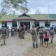 Personel gabungan Satgas Kepolisian Operasi Damai Cartenz-2026 bersama Polres Yahukimo melakukan penindakan terhadap kelompok bersenjata KKB Batalyon Eden Sawi di kawasan Kantor KPU Lama, Distrik Dekai, Kabupaten Yahukimo, Selasa (1/9/2026).