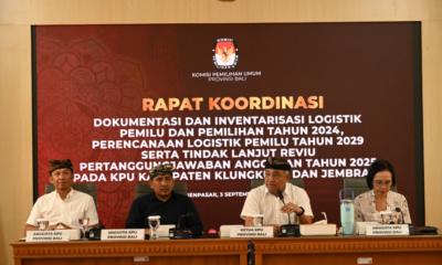 Ketua KPU Provinsi Bali I Dewa Agung Gede Lidartawan saat membuka Rapat Koordinasi Inventarisasi Logistik Pemilu 2024 dan Perencanaan Pemilu 2029 di Ruang Rapat KPU Provinsi Bali, Kamis (3/9/2026).