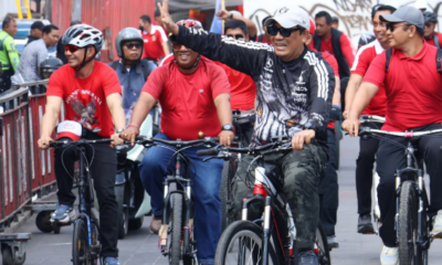 Bupati Tabanan I Komang Gede Sanjaya bersepeda bersama komunitas meninjau progres pembangunan Tugu Singasana dan penataan kawasan perkotaan Tabanan, Jumat (4/9/2026).