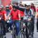Bupati Tabanan I Komang Gede Sanjaya bersepeda bersama komunitas meninjau progres pembangunan Tugu Singasana dan penataan kawasan perkotaan Tabanan, Jumat (4/9/2026).