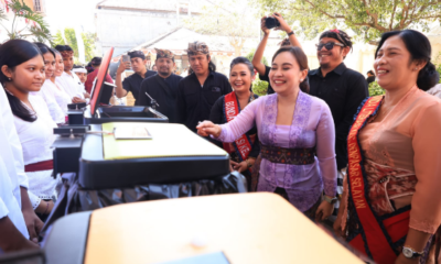 Ketua Harian Bunda Literasi Kota Denpasar Ny. Ayu Kristi Arya Wibawa menghadiri Gebyar Literasi Kelurahan Sanur di Yayasan Pembangunan Sanur