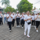 Ketua TP PKK Badung Nyonya Rasniathi Adi Arnawa saat acara jalan sehat dan senam bersama di kawasan Puspem Badung