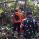 Tim SAR gabungan saat melakukan operasi pencarian warga lanjut usia yang tidak kembali dari ladang di Mendoyo, Jembrana.