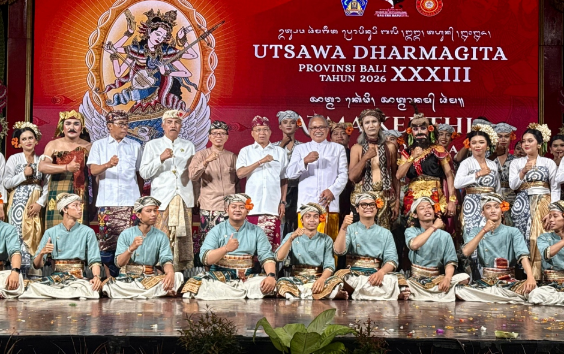 Gubernur Bali Wayan Koster membuka Utsawa Dharma Gita XXXIII Tahun 2026 di Gedung Ksirarnawa, Taman Budaya Provinsi Bali