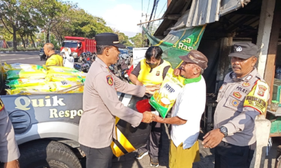 Polsek Dentim Salurkan Beras Murah di Pasar Biaung