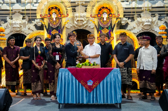 Bupati Adi Arnawa Hadiri HUT Ke-47 STT Widya Dharma