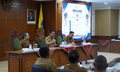 Bupati Adi Arnawa Pimpin Rakor Pembangunan Desa
