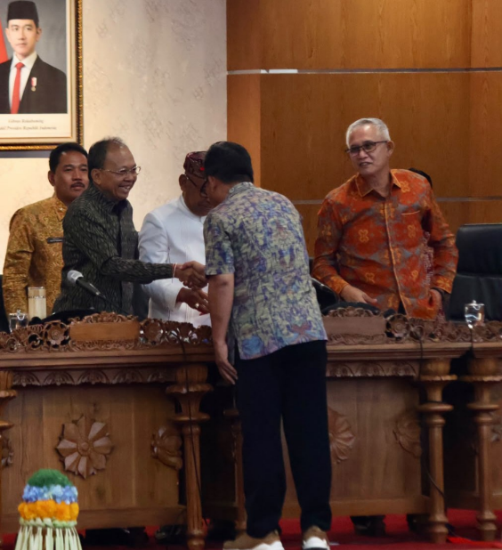 Gubernur Koster Hadiri Rapat Paripurna ke-50 DPRD Bali