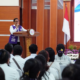 Ketua TP Posyandu Provinsi Bali Ny. Putri Koster membuka Bimtek Bina Posyandu Angkatan XII di Bapelkesmas Dinas Kesehatan Provinsi Bali, Denpasar, Senin (14/9/2026).
