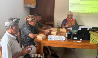 Ketua Panitia Pimpin Rapat Ngadegang Bandesa Sukawati