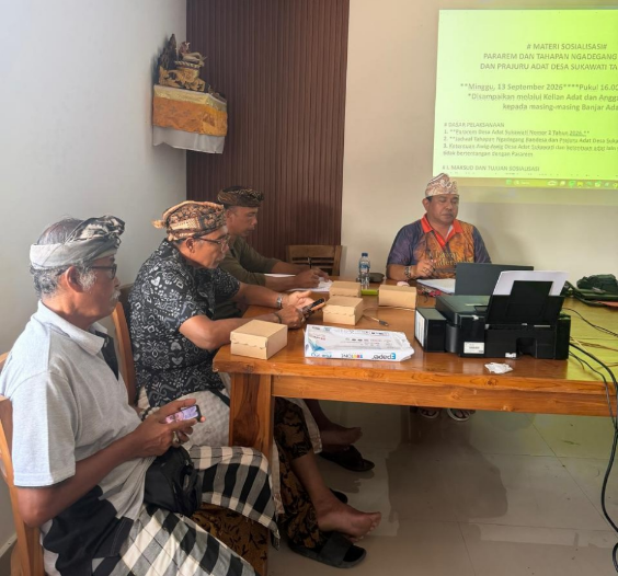 Ketua Panitia Pimpin Rapat Ngadegang Bandesa Sukawati