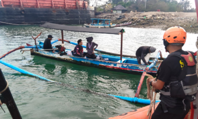 Evakuasi Jukung Mati Mesin di Perairan Benoa
