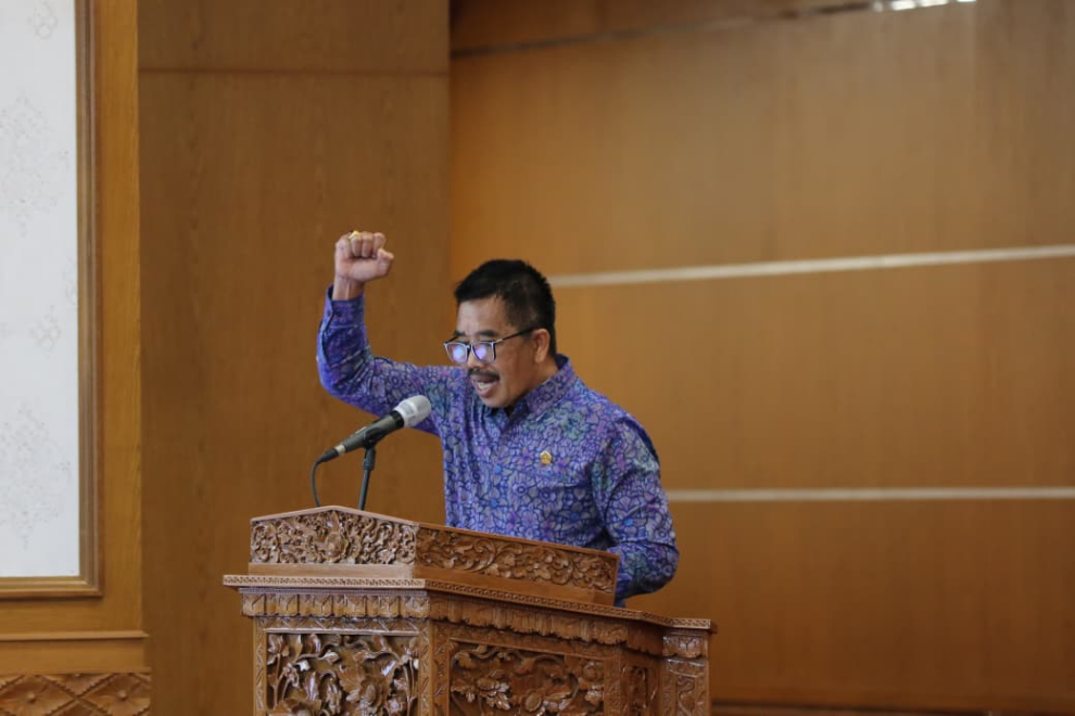 Jubir Fraksi PDIP Sampaikan Pandangan Umum di Paripurna DPRD Bali