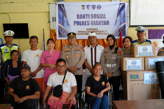 Bakti Sosial Polres Gianyar di Yayasan Bhakti Senang Hati