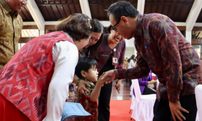 Penyerahan Dokumen Kependudukan Anak Terlantar Bali