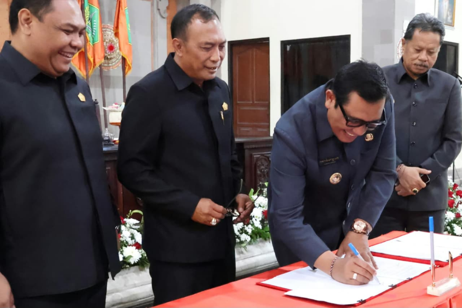 Bupati Sanjaya Hadiri Rapat Paripurna Tabanan