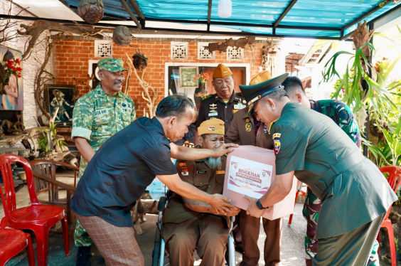 Kodam IX/Udayana Ziarah ke Veteran PKRI