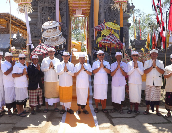 Gubernur Koster Sampaikan Pergub Busana Adat Bali