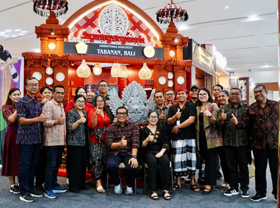 Bupati Sanjaya dan Dekranasda Tabanan Hadiri Kriyanusa 2026