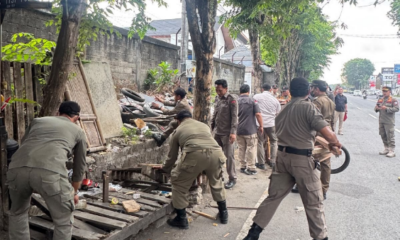 Satpol PP Badung Tertibkan Warung di Gatsu Barat