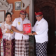 Bupati Sanjaya Serahkan Dokumen Kependudukan Program Semara Ratih