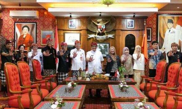 Bupati Tabanan I Komang Gede Sanjaya menerima audiensi Tim KPK dalam monitoring pencegahan korupsi di Ruang Rapat Bupati Tabanan
