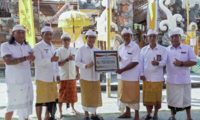 Bupati Adi Arnawa Hadiri Karya di Pura Pucak Arantaja