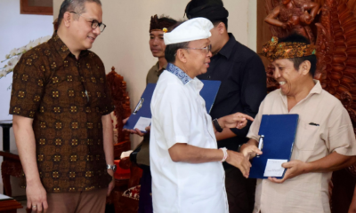 Gubernur Koster Serahkan CSR St Regis untuk Budaya Bali