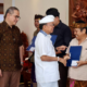 Gubernur Koster Serahkan CSR St Regis untuk Budaya Bali