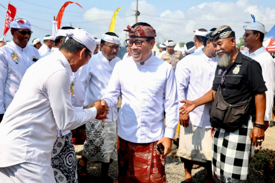 Wawali Arya Wibawa Hadiri Puncak Karya Angasti Puja Kesiman