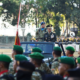 Kasdam IX/Udayana periksa pasukan pada upacara HUT ke-81 TNI di Denpasar