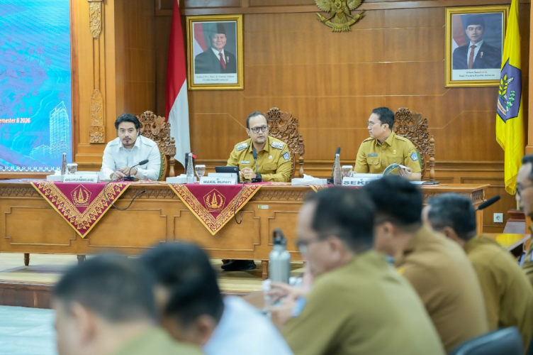 Wabup Bagus Alit Sucipta terima exit meeting BPK RI di Puspem Badung