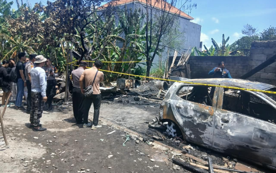 Kebakaran rumah pemotongan ayam di Kesiman, Denpasar Timur